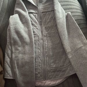 Ivivva lululemon girls size 10 grey quilted hoodie euc